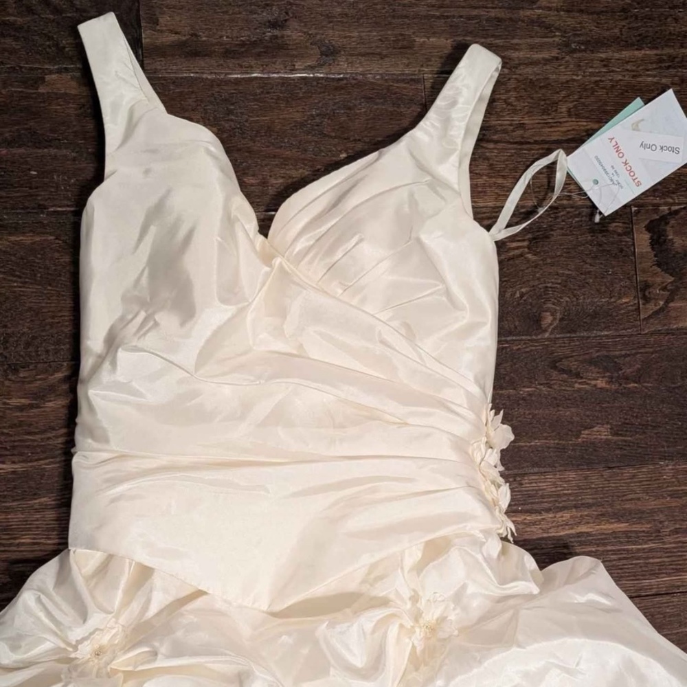 Vintage wedding dress size 14